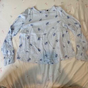 long sleeves blue shirt